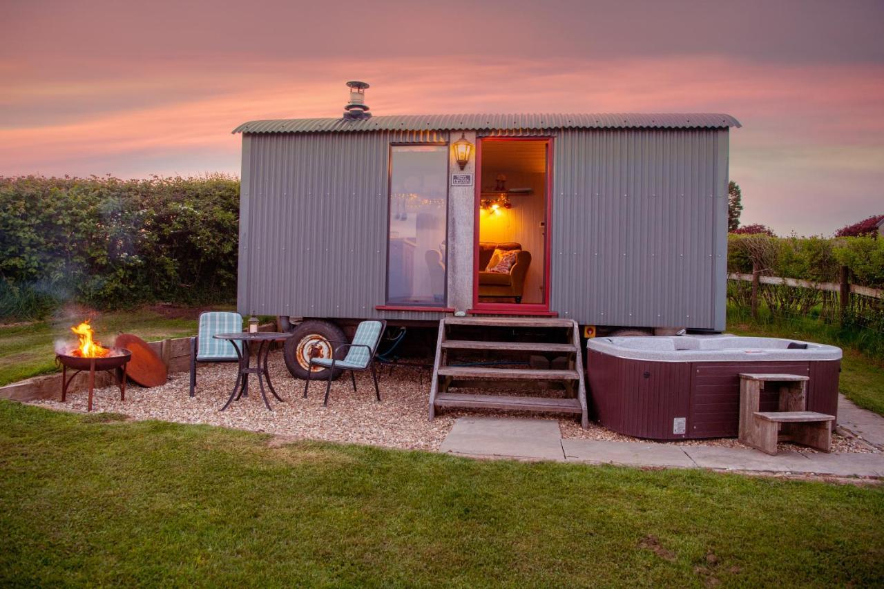 The Big Cwtch Shepherd'S Hut Kidwelly ภายนอก รูปภาพ