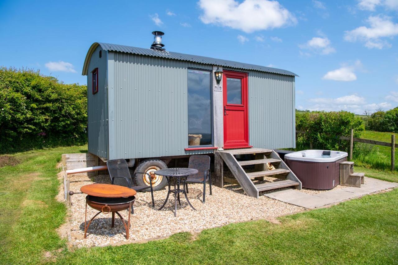 The Big Cwtch Shepherd'S Hut Kidwelly ภายนอก รูปภาพ